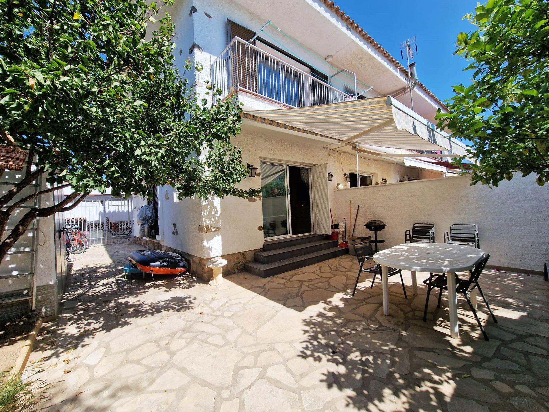 House - Cambrils - 2 bedrooms - 0 persons