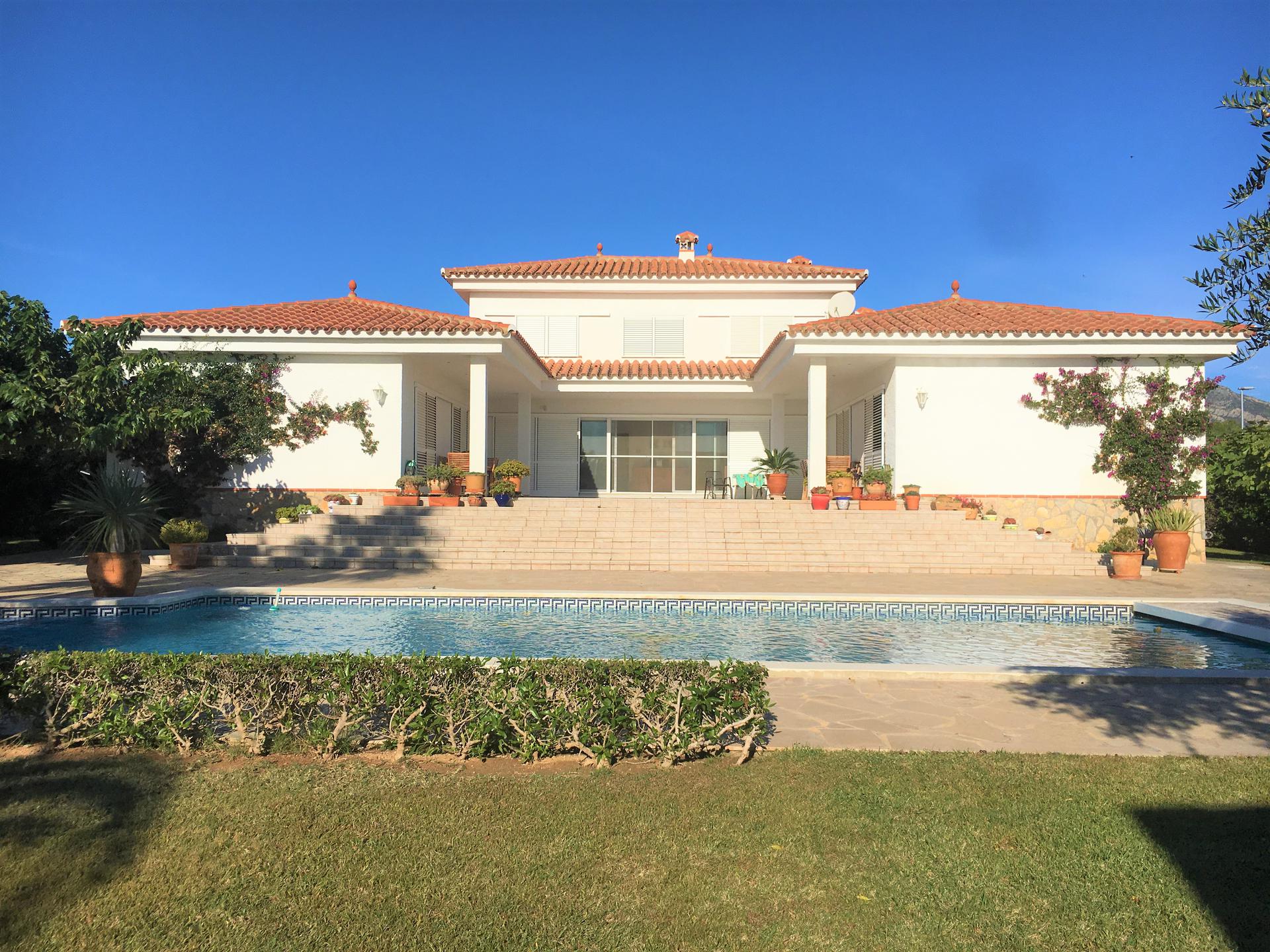 House -
                                      Miami Platja -
                                      4 bedrooms -
                                      0 persons