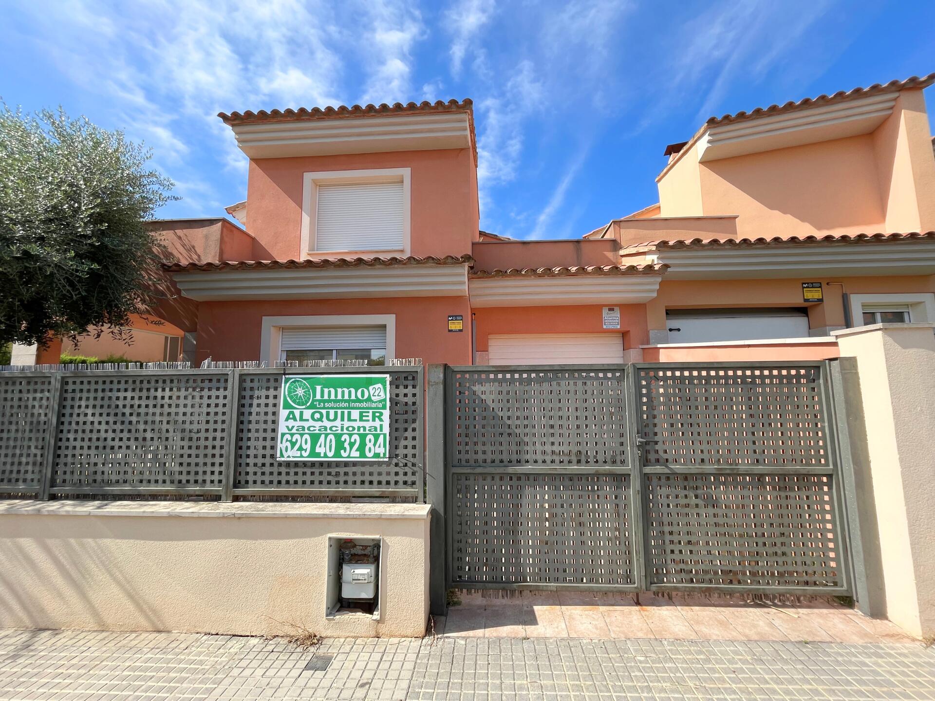 House -
                        Cambrils -
                        4 bedrooms -
                        8 persons