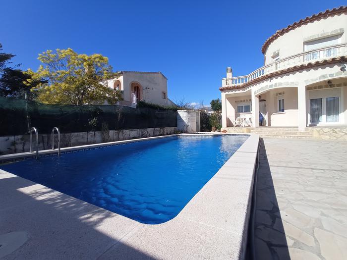 House - Mont-roig Del Camp - 4 bedrooms - 0 persons