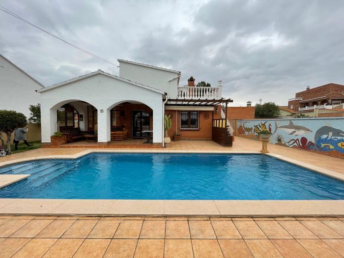 House - Cambrils - 4 bedrooms - 0 persons