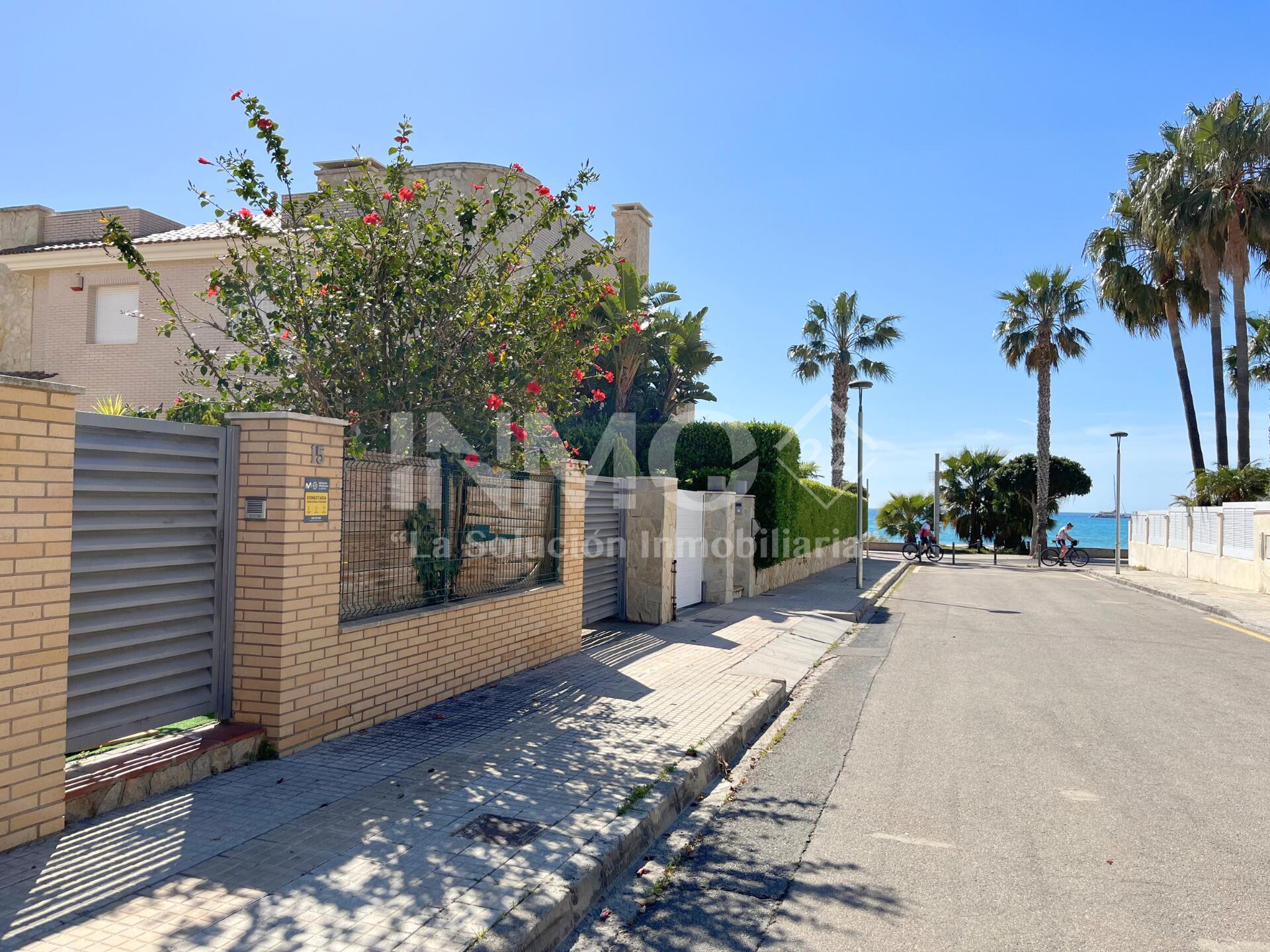 House - Cambrils - 4 bedrooms - 0 persons